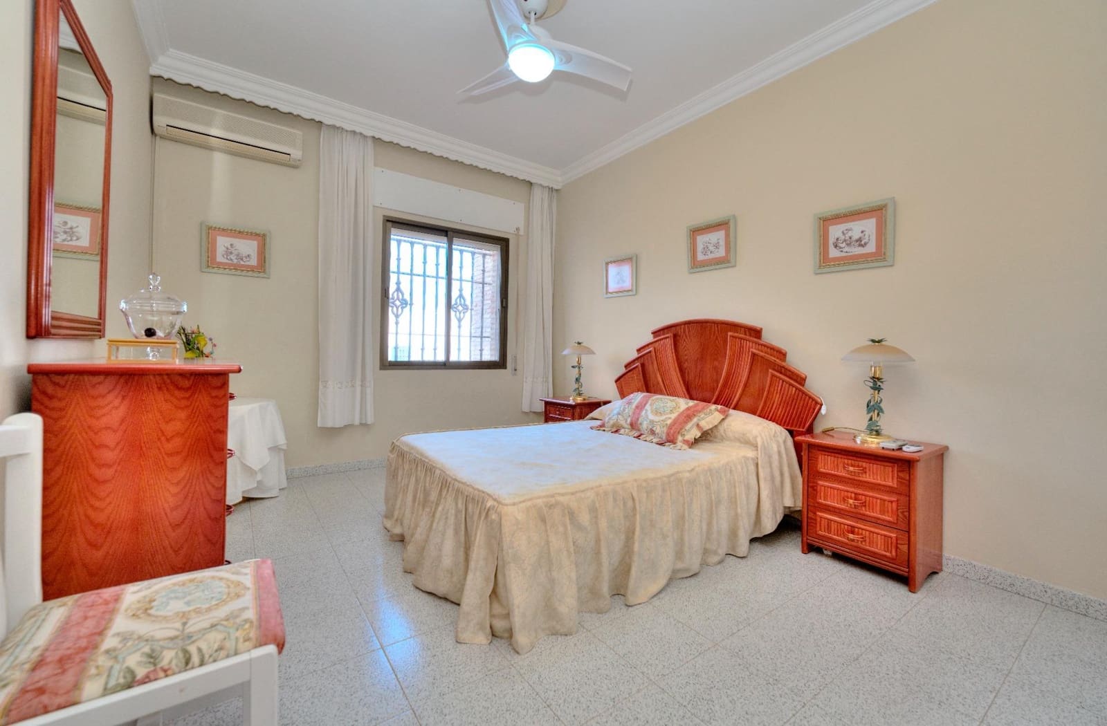 4 sovrum Radhus till salu i Ayamonte med garage - 385 000 € (Ref: 10120059)