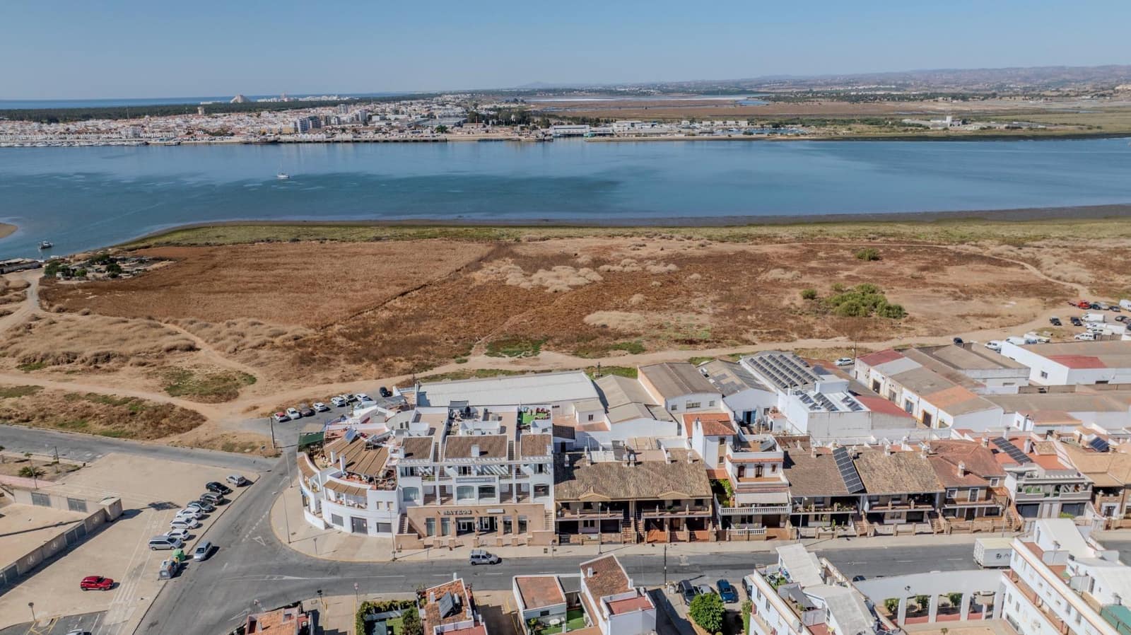 4 sovrum Radhus till salu i Ayamonte med garage - 385 000 € (Ref: 10120059)