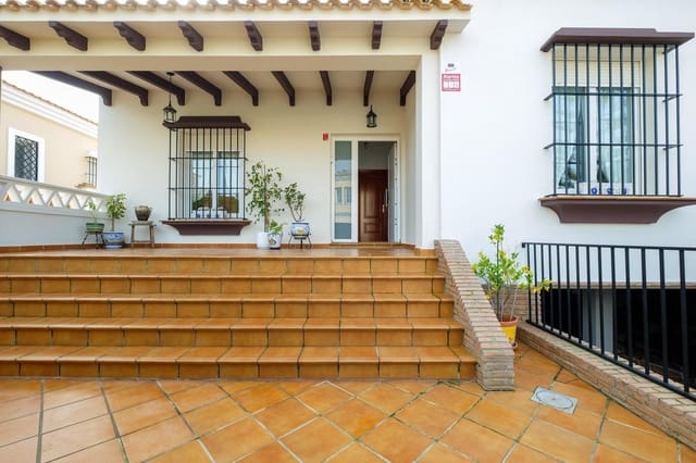 Chalet de 3 habitaciones en Ayamonte en venta con garaje - 399.000 € (Ref: 8112587)