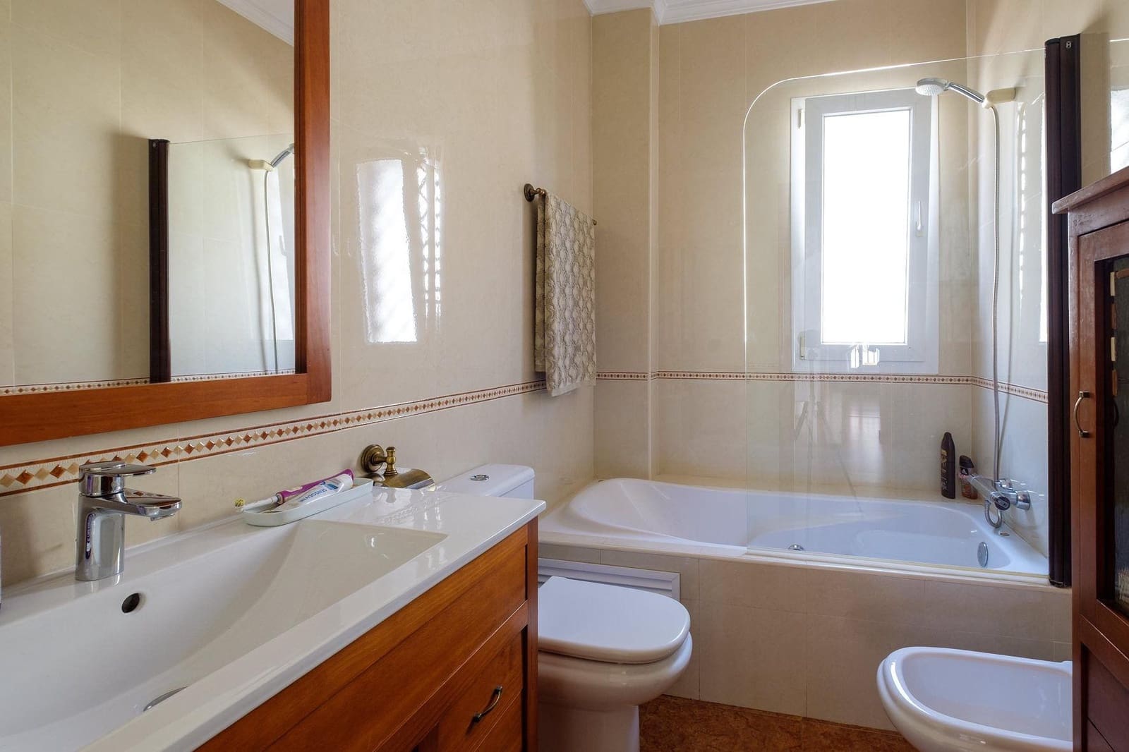 3 bedroom Villa for sale in Ayamonte with garage - € 399,000 (Ref: 8112587)