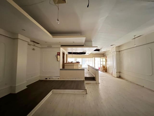 Commercial for sale in Ayamonte - € 140,000 (Ref: 8595273)