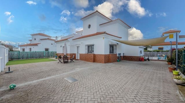 4 slaapkamer Villa te koop in Ayamonte met zwembad - € 366.000 (Ref: 8885942)