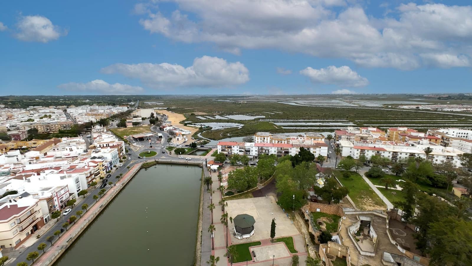 3 quarto Casa em Banda para venda em Ayamonte - 245 000 € (Ref: 8932271)