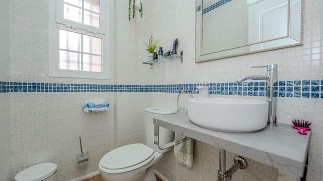 4 slaapkamer Halfvrijstaande villa te koop in Ayamonte met garage - € 379.000 (Ref: 9051217)