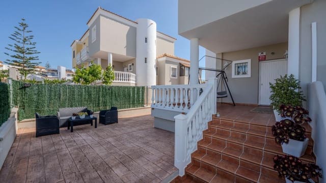 Pareado de 4 habitaciones en Ayamonte en venta con garaje - 375.000 € (Ref: 9051217)