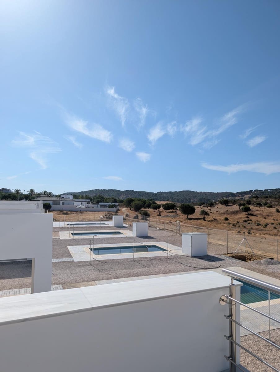 3 slaapkamer Villa te koop in Ayamonte met zwembad - € 341.000 (Ref: 9147353)