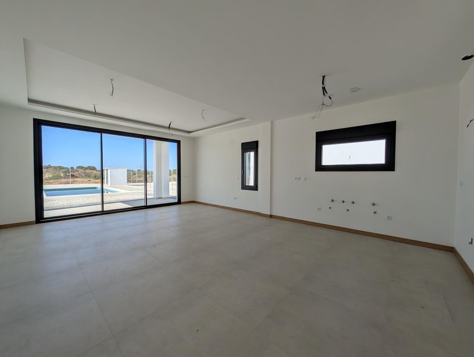 3 slaapkamer Villa te koop in Ayamonte met zwembad - € 341.000 (Ref: 9147353)