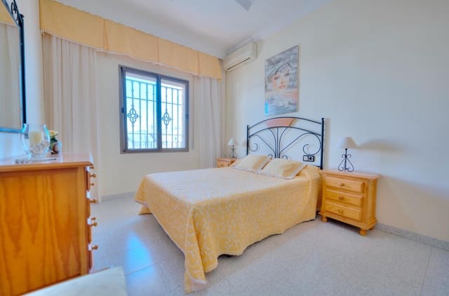 4 slaapkamer Rijtjeshuis te koop in Ayamonte met garage - € 419.999 (Ref: 9264333)