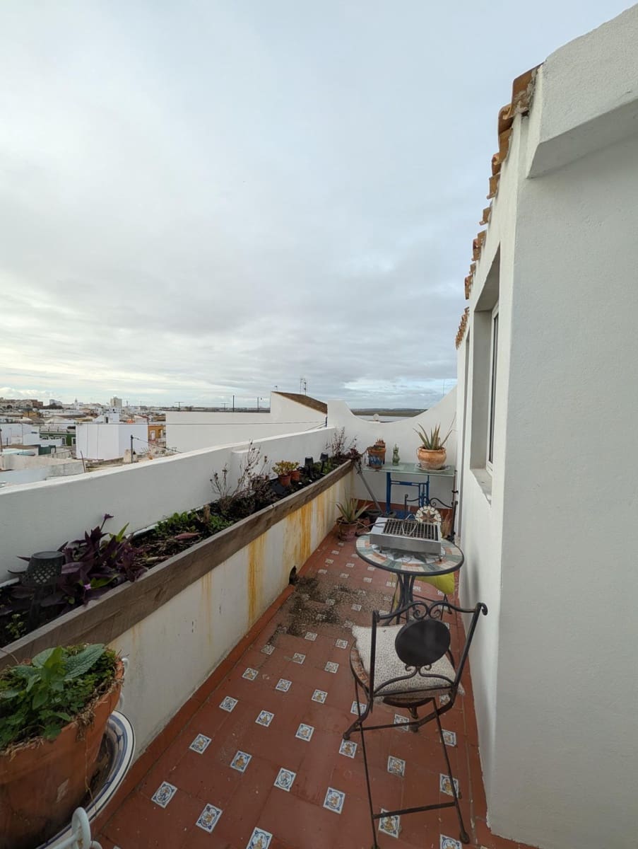 4 bedroom Apartment for sale in Ayamonte - € 184,000 (Ref: 9438134)