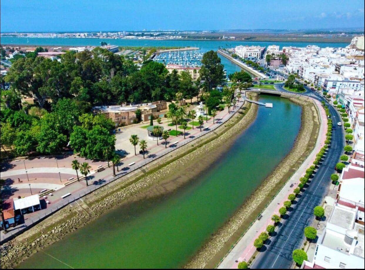 Piso de 3 habitaciones en Ayamonte en venta - 330.000 € (Ref: 9530383)