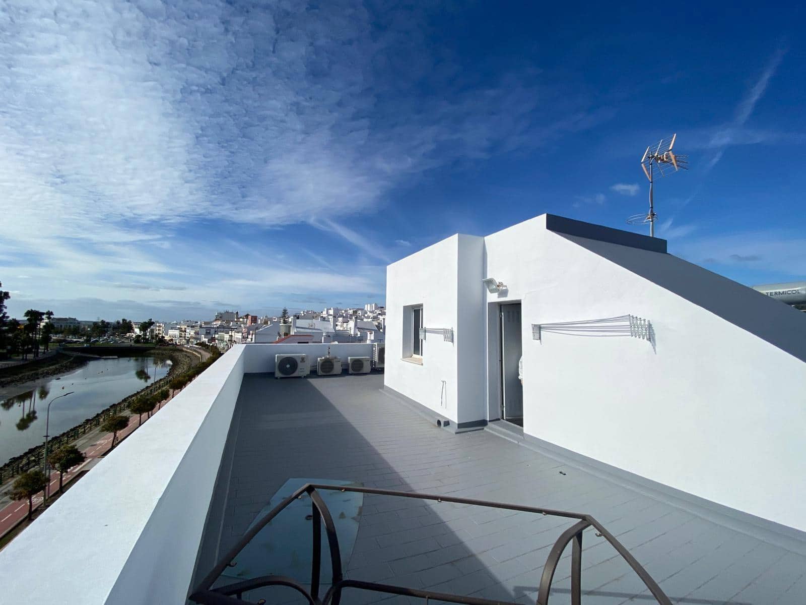 Piso de 3 habitaciones en Ayamonte en venta - 330.000 € (Ref: 9530383)