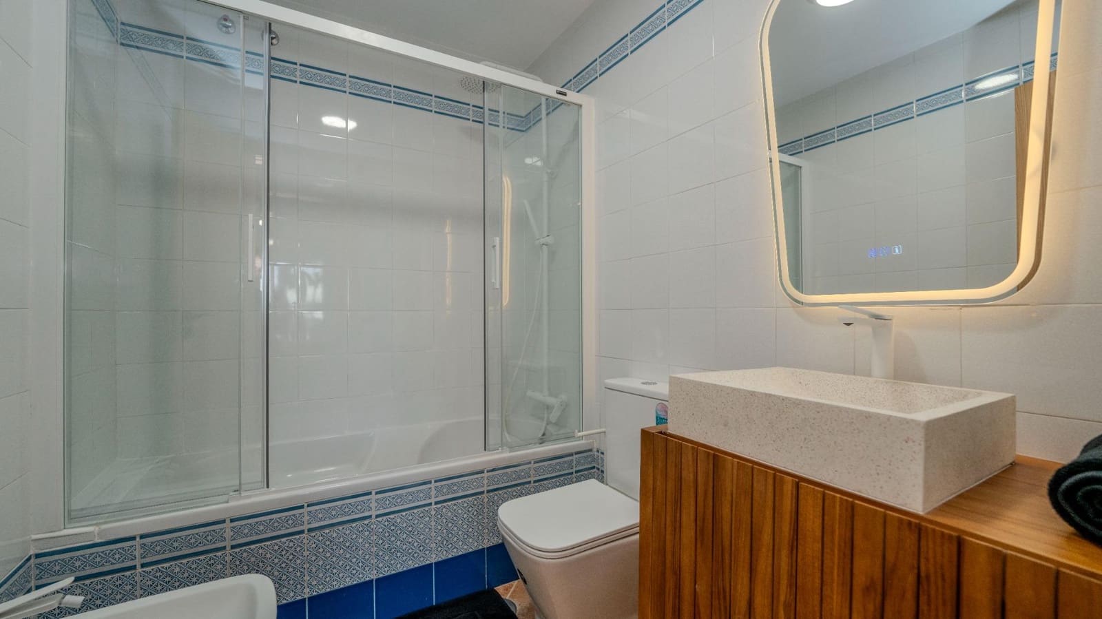 2 slaapkamer Rijtjeshuis te koop in Ayamonte met zwembad garage - € 299.900 (Ref: 9541613)