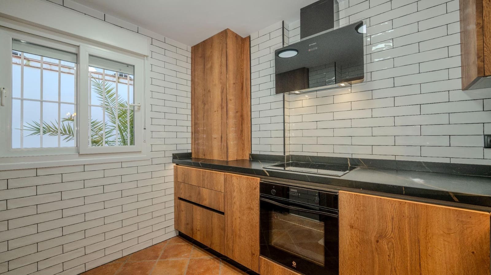 2 slaapkamer Rijtjeshuis te koop in Ayamonte met zwembad garage - € 299.900 (Ref: 9541613)