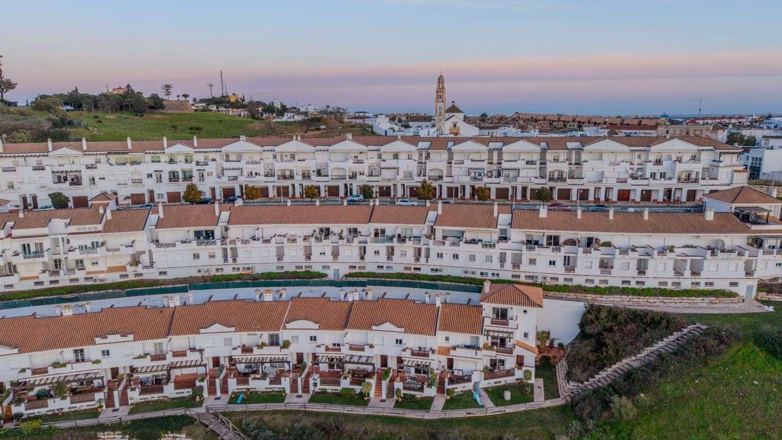 2 slaapkamer Rijtjeshuis te koop in Ayamonte met zwembad garage - € 299.900 (Ref: 9541613)