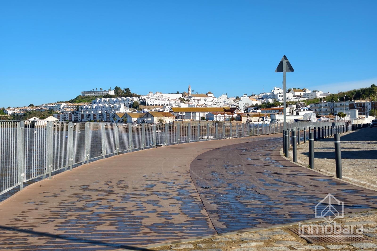 Piso de 3 habitaciones en Ayamonte en venta - 179.000 € (Ref: 9541614)