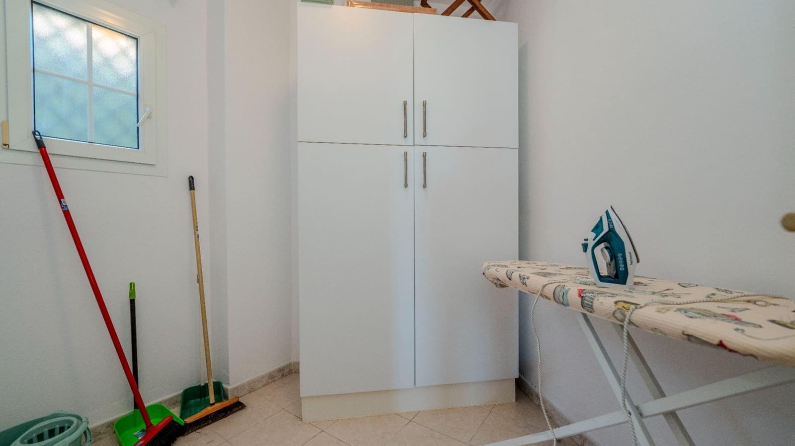 4 quarto Moradia para venda em Isla Canela com piscina - 595 000 € (Ref: 9548415)