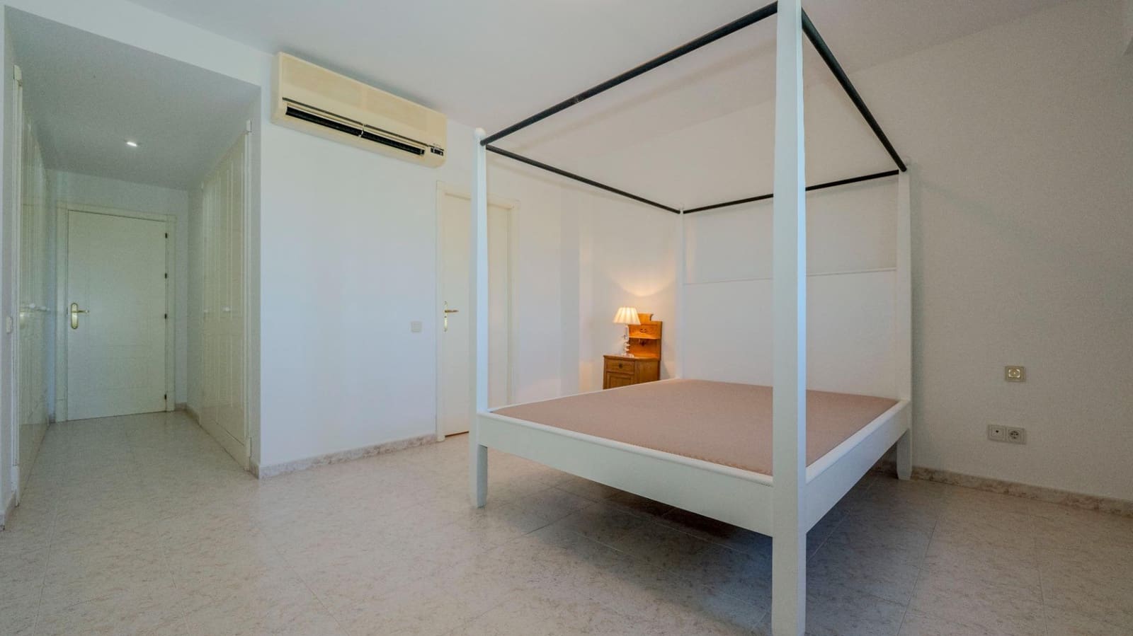 4 quarto Moradia para venda em Isla Canela com piscina - 595 000 € (Ref: 9548415)