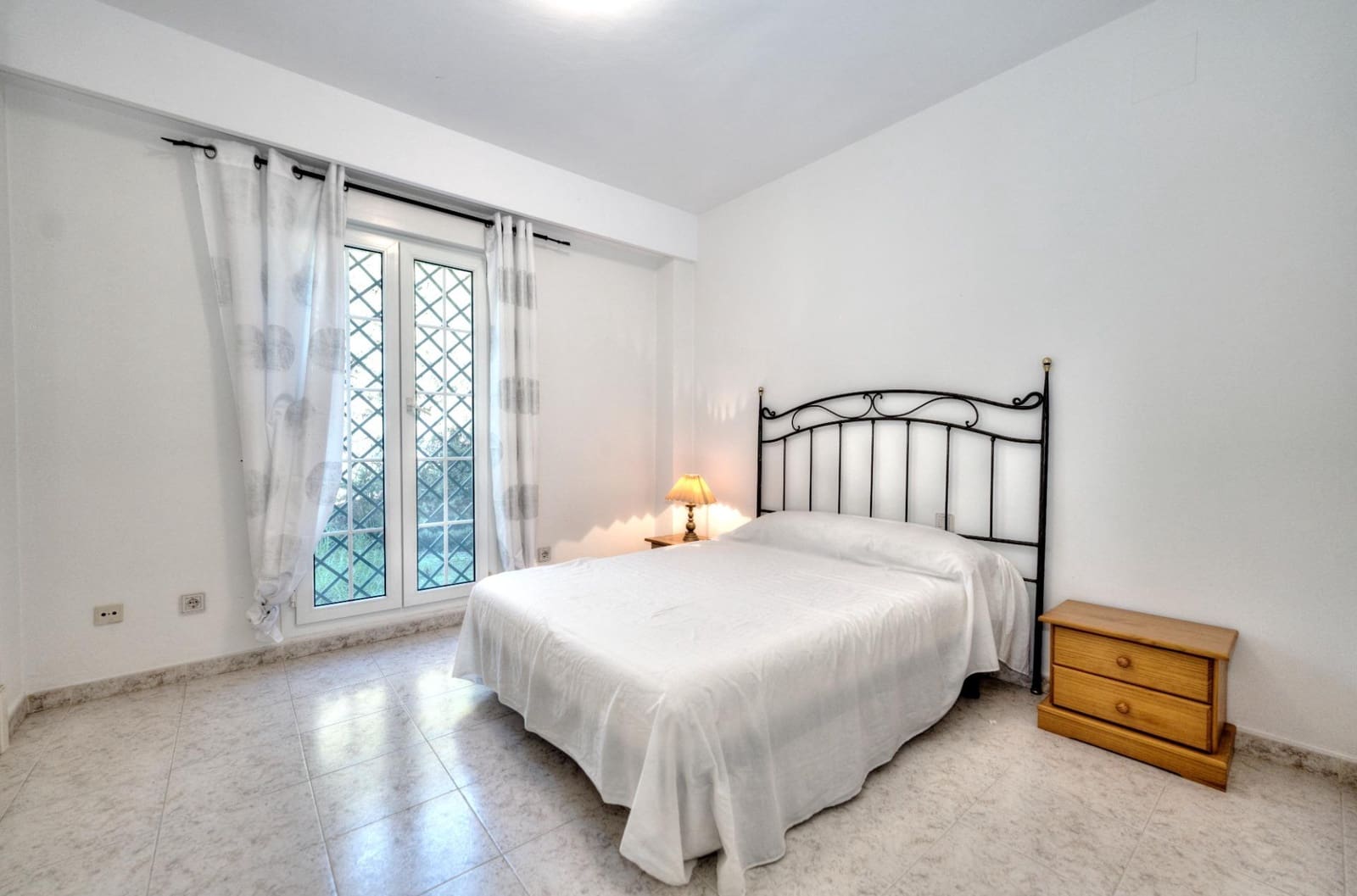 4 quarto Moradia para venda em Isla Canela com piscina - 595 000 € (Ref: 9548415)