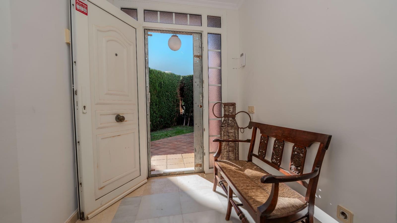 4 quarto Moradia para venda em Isla Canela com piscina - 595 000 € (Ref: 9548415)