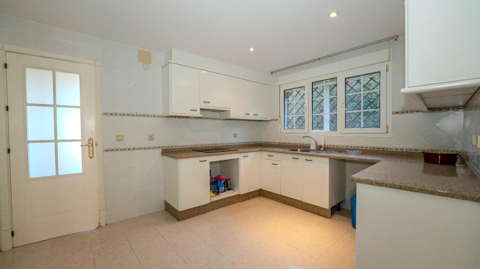 4 quarto Moradia para venda em Isla Canela com piscina - 595 000 € (Ref: 9548415)