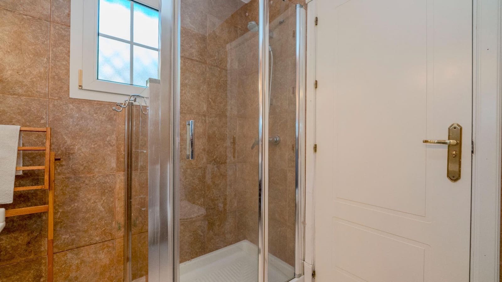 4 quarto Moradia para venda em Isla Canela com piscina - 595 000 € (Ref: 9548415)