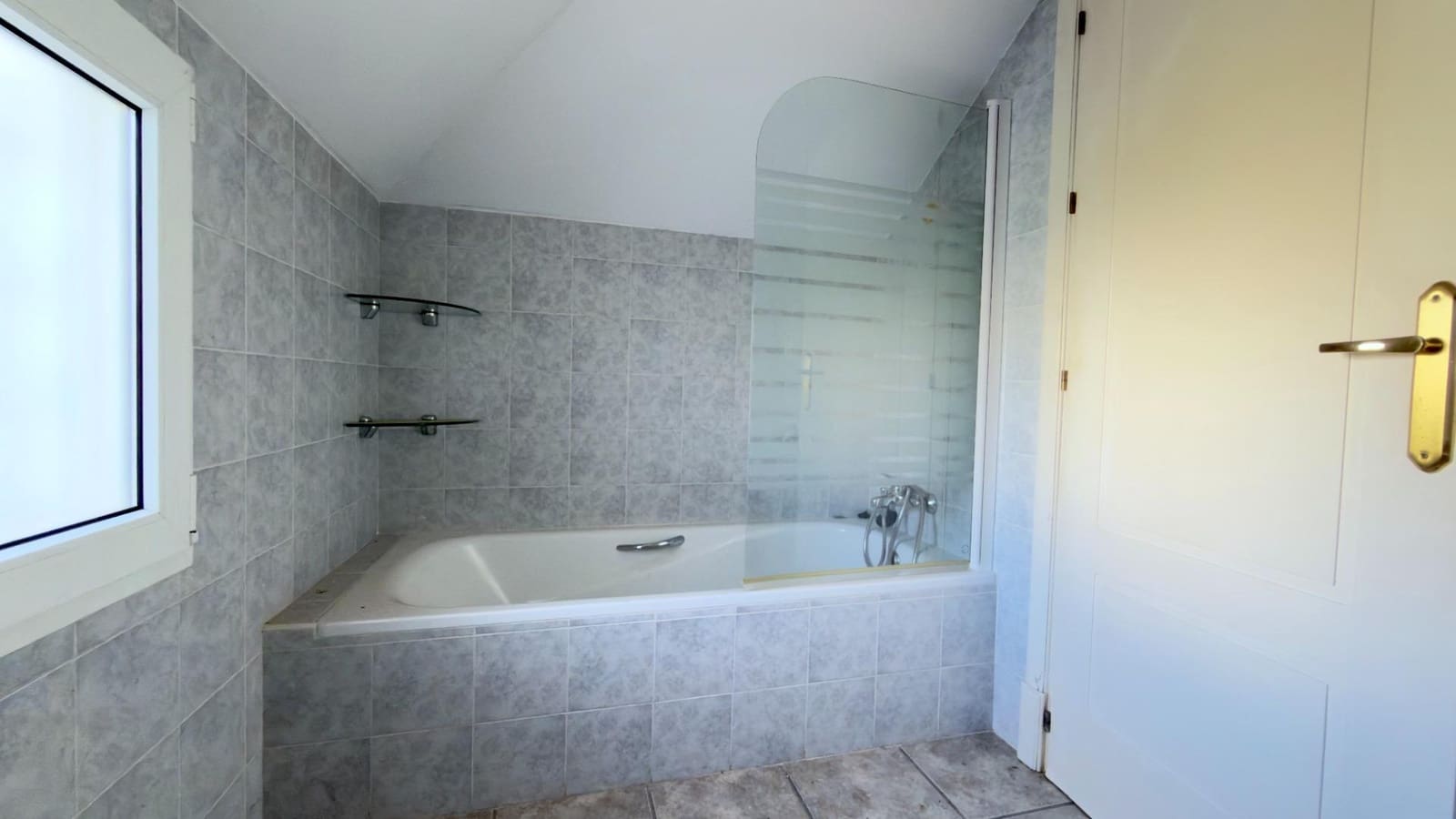 4 quarto Moradia para venda em Isla Canela com piscina - 595 000 € (Ref: 9548415)