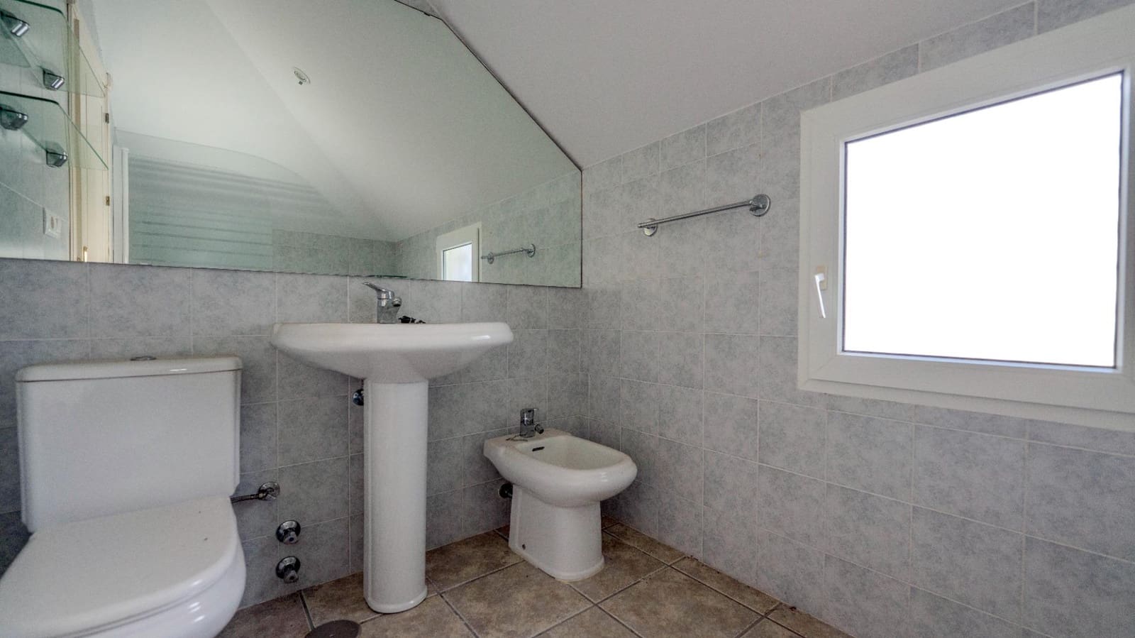 4 quarto Moradia para venda em Isla Canela com piscina - 595 000 € (Ref: 9548415)