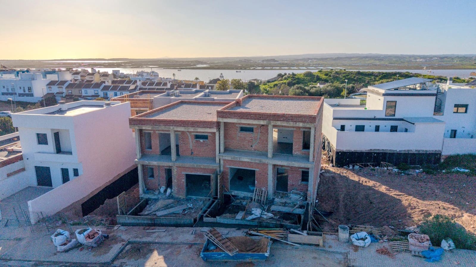 4 bedroom Semi-detached Villa for sale in Ayamonte - € 289,000 (Ref: 9625895)