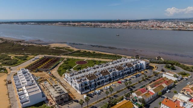 2 makuuhuone Rivitalo myytävänä paikassa Ayamonte mukana 
autotalli - 209 500 € (Ref: 9726824)