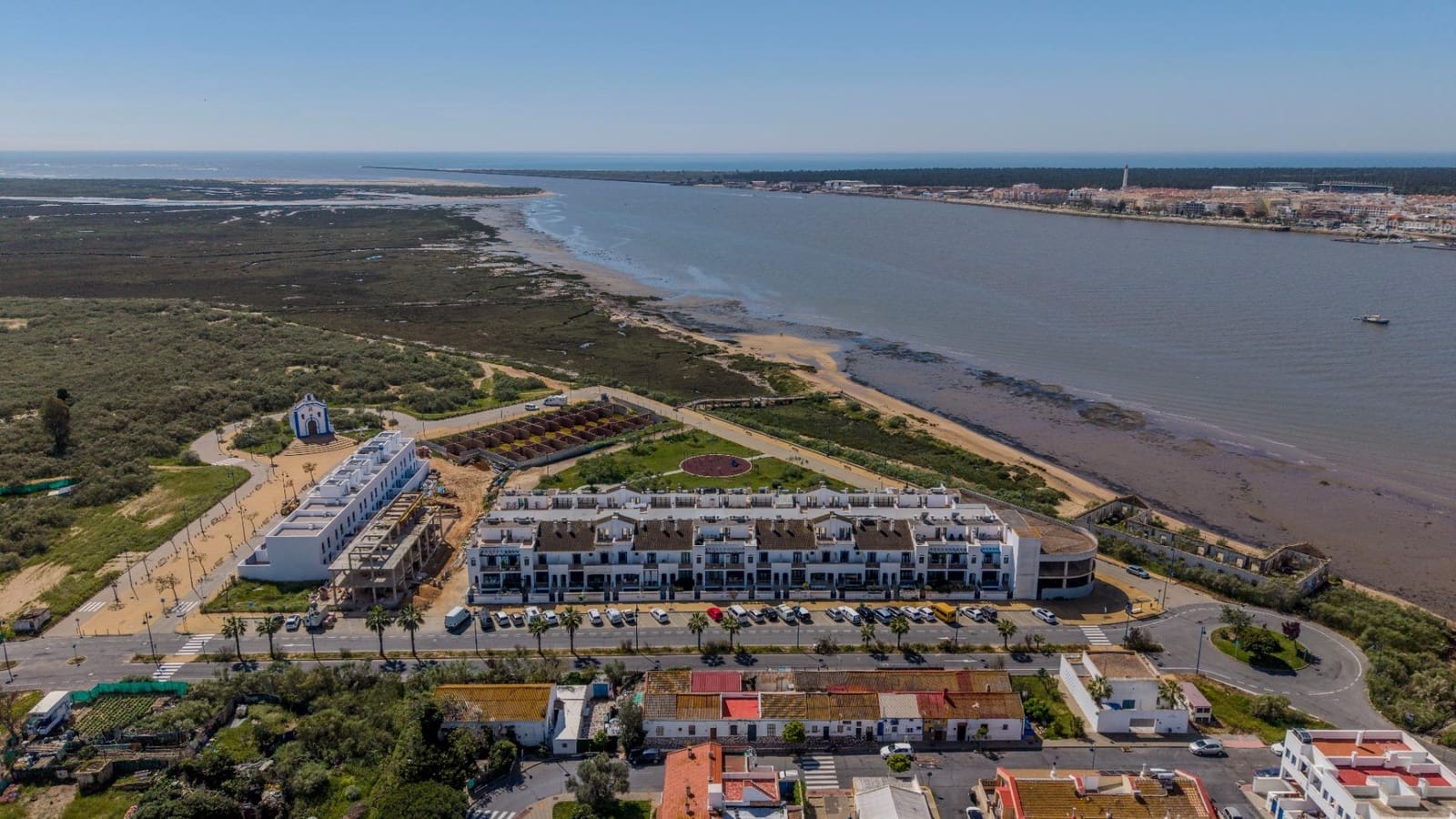 2 bedroom Terraced Villa for sale in Ayamonte with garage - € 209,500 (Ref: 9726824)