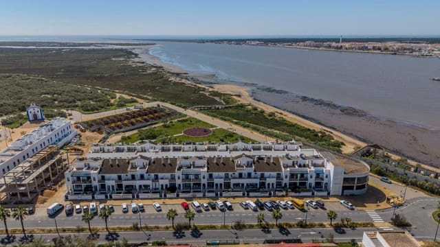 2 soverom Rekkehus til salgs i Ayamonte med garasje - € 209 500 (Ref: 9726824)