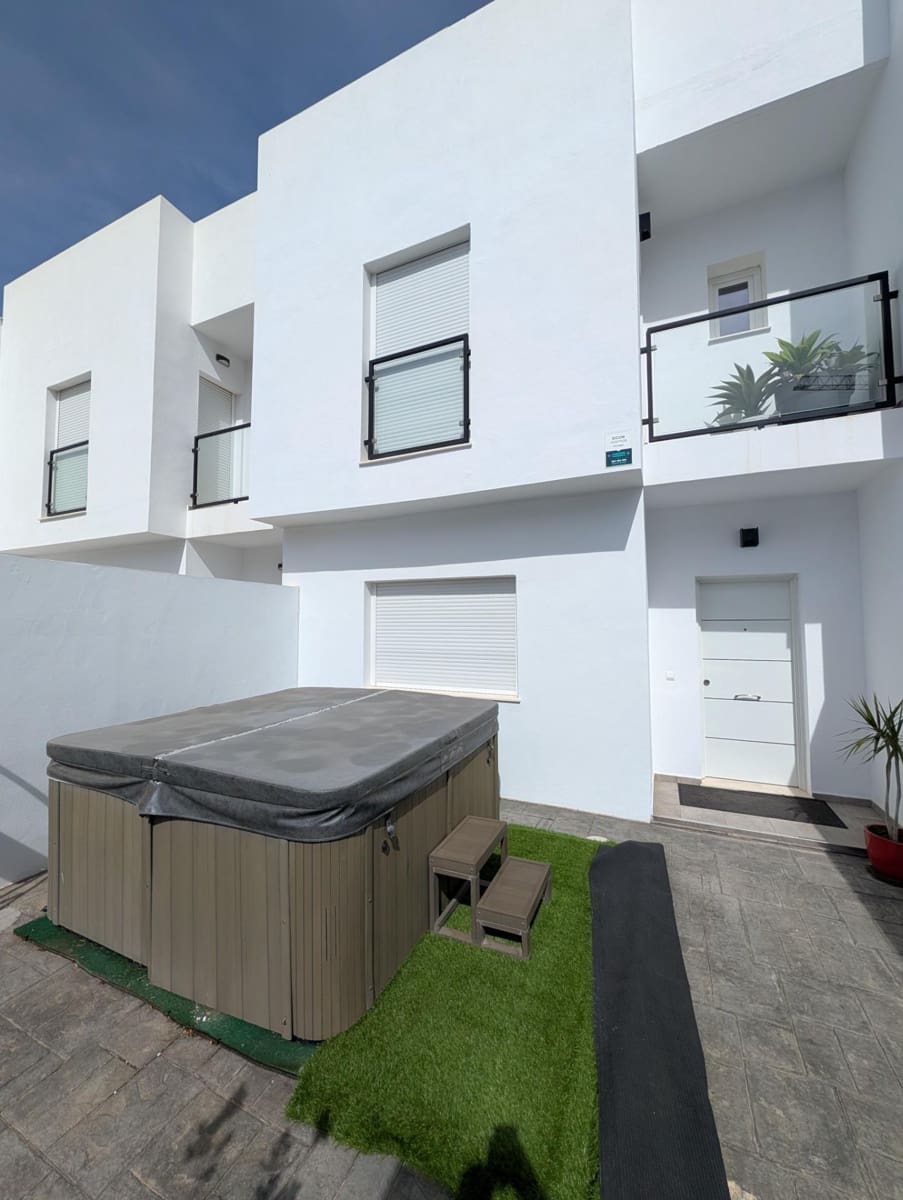 3 bedroom Terraced Villa for sale in Ayamonte - € 279,000 (Ref: 9822753)