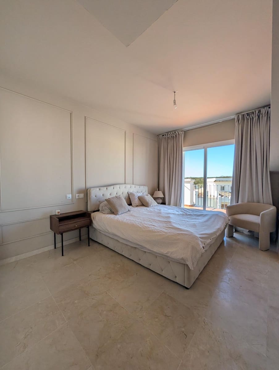 4 bedroom Villa for sale in Ayamonte with pool - € 325,000 (Ref: 9825013)