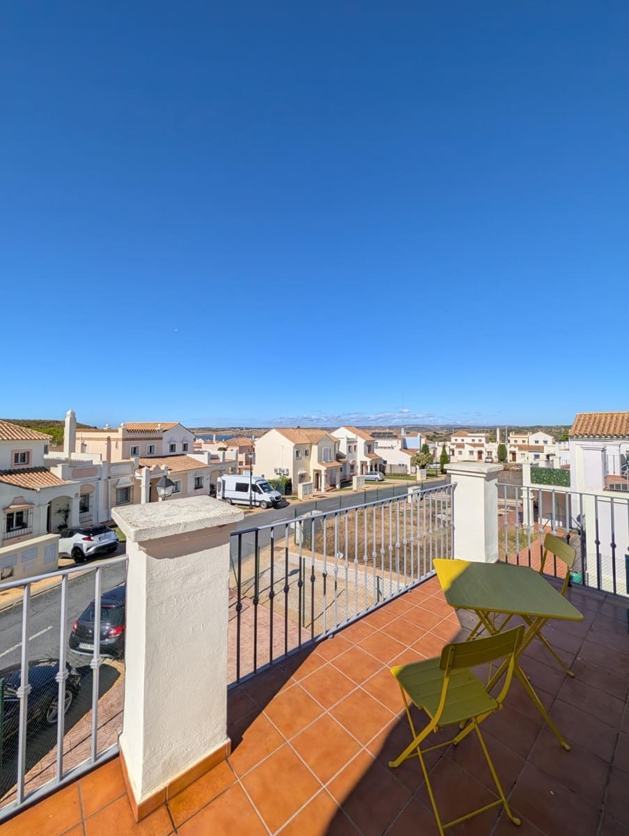 4 bedroom Villa for sale in Ayamonte with pool - € 325,000 (Ref: 9825013)