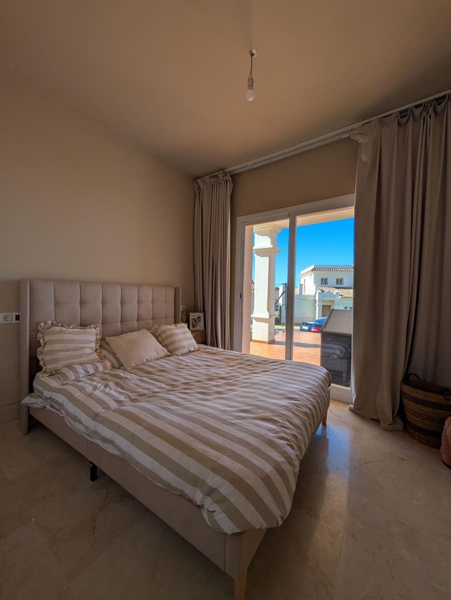 4 bedroom Villa for sale in Ayamonte with pool - € 325,000 (Ref: 9825013)