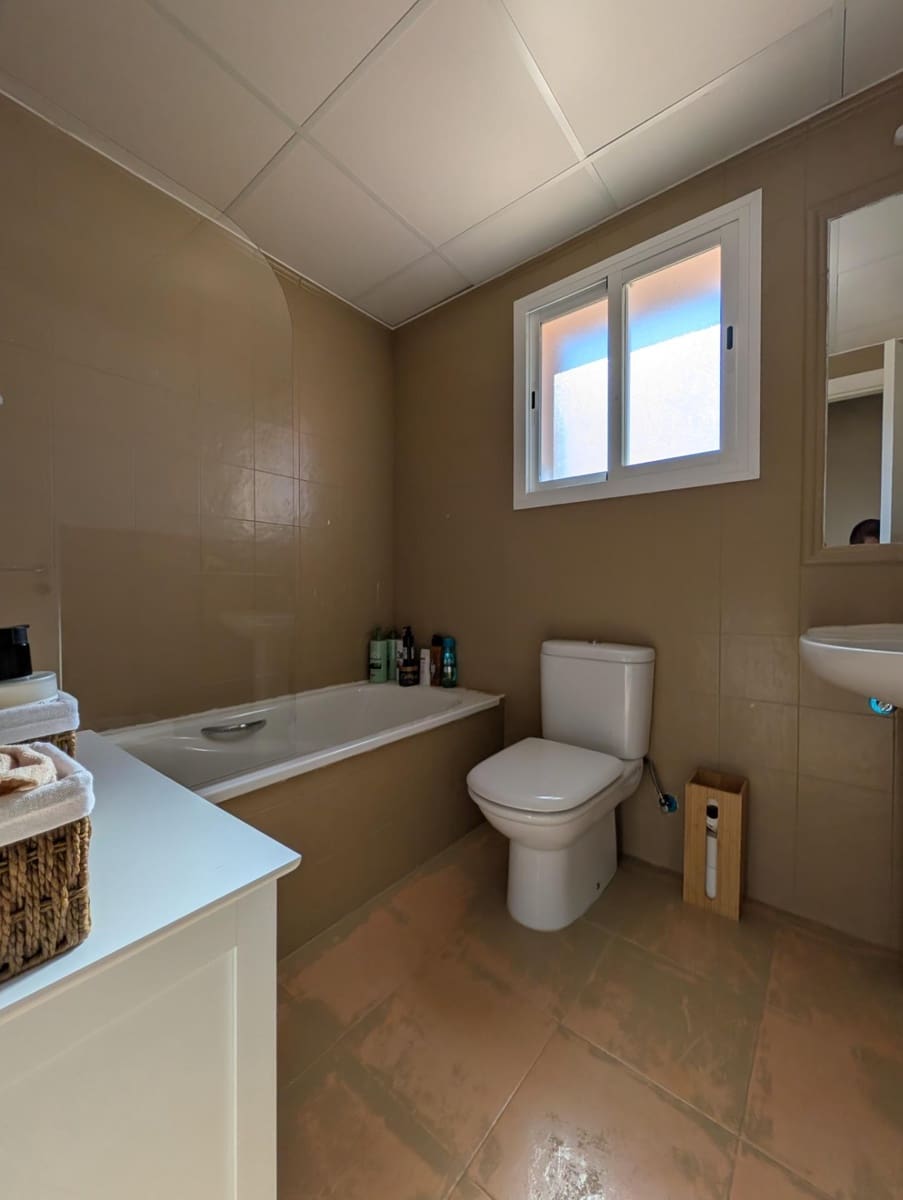 4 bedroom Villa for sale in Ayamonte with pool - € 325,000 (Ref: 9825013)