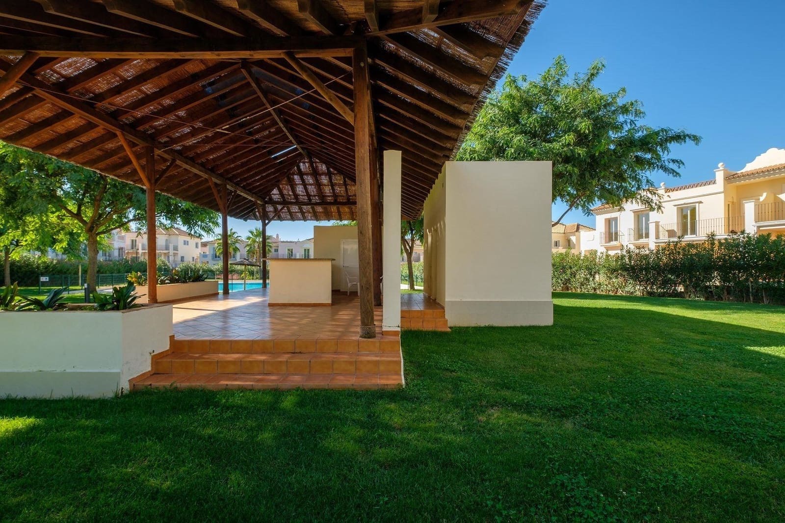 4 bedroom Villa for sale in Ayamonte with pool - € 325,000 (Ref: 9825013)