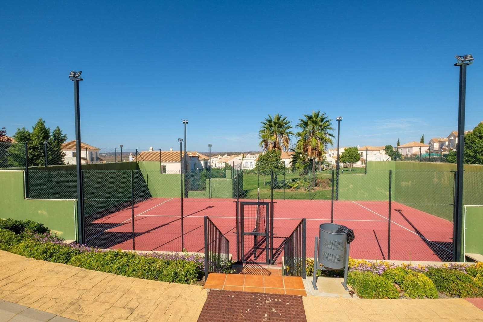 4 bedroom Villa for sale in Ayamonte with pool - € 325,000 (Ref: 9825013)