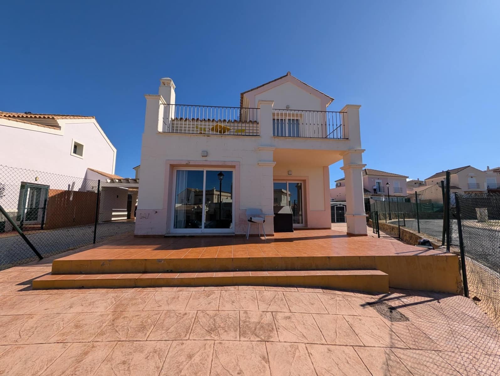 4 bedroom Villa for sale in Ayamonte with pool - € 325,000 (Ref: 9825013)