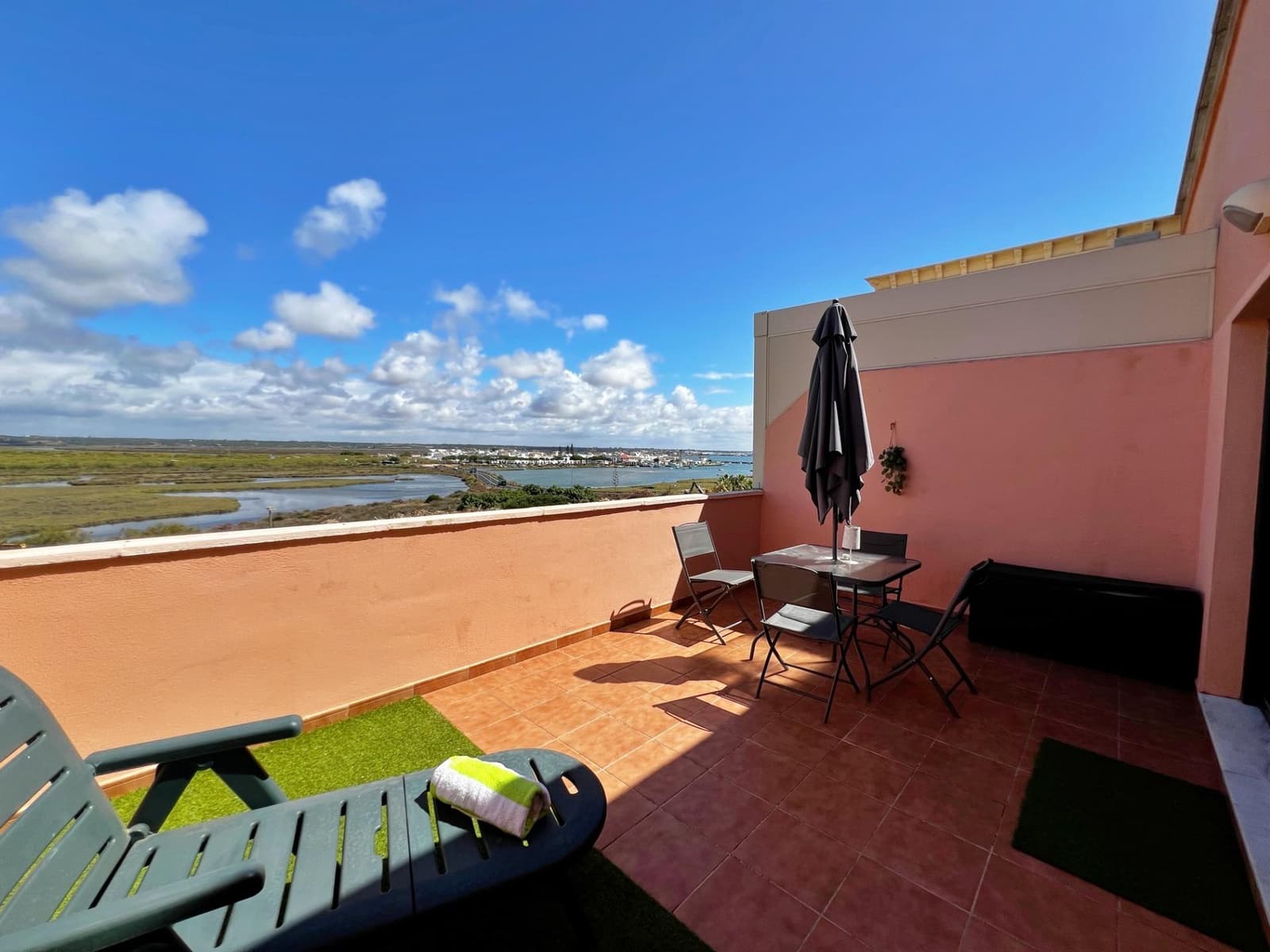 2 soveværelse Rækkehus til salg i Ayamonte med swimmingpool - € 290.000 (Ref: 9949964)