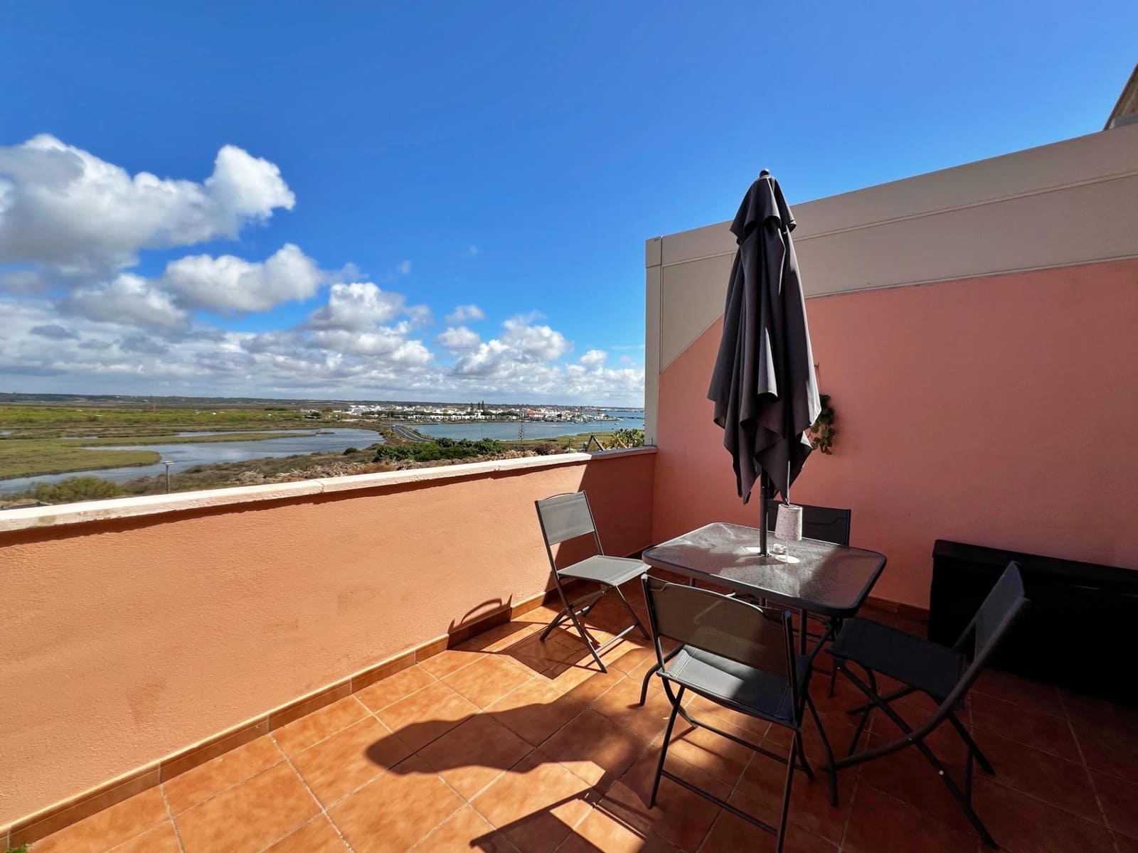 2 soveværelse Rækkehus til salg i Ayamonte med swimmingpool - € 290.000 (Ref: 9949964)