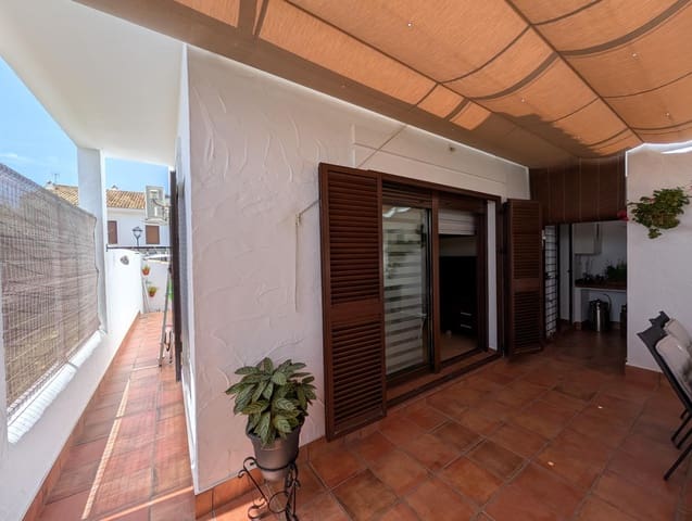 Pareado de 4 habitaciones en Villablanca en venta con piscina - 239.990 € (Ref: 9975587)