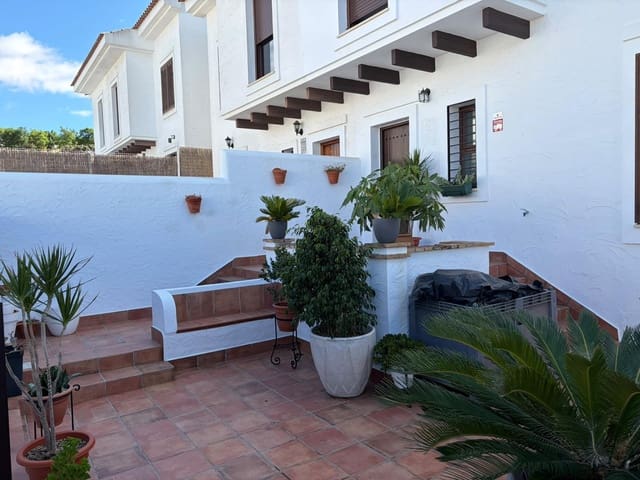 Pareado de 4 habitaciones en Villablanca en venta con piscina - 239.990 € (Ref: 9975587)