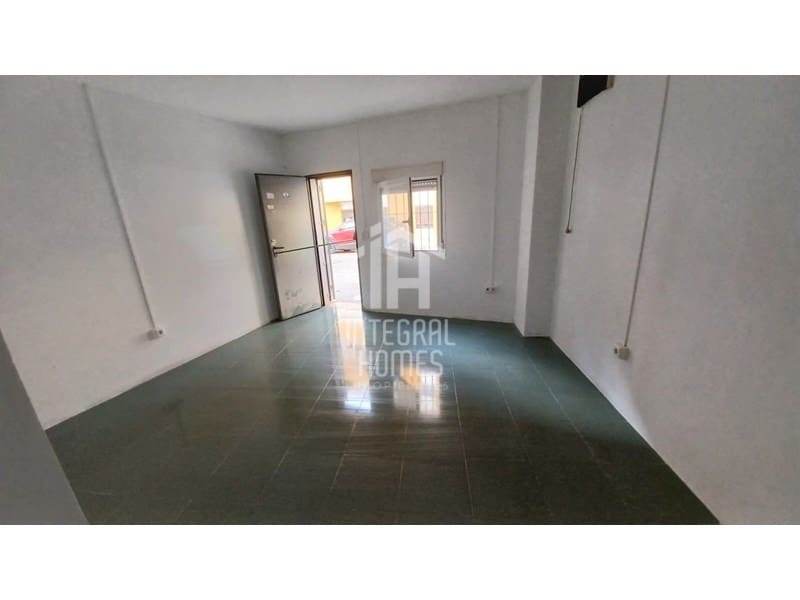 Commercieel te koop in Huelva stad - € 49.000 (Ref: 9428059)