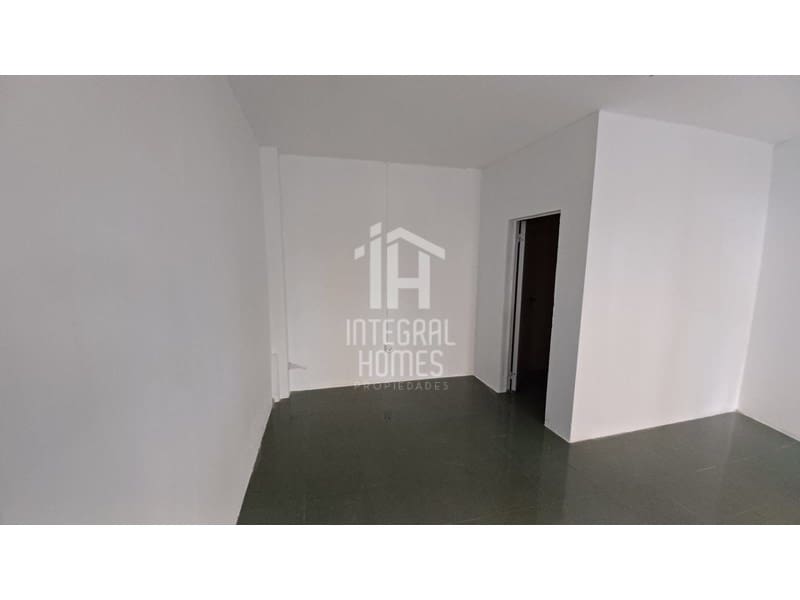 Commercieel te koop in Huelva stad - € 49.000 (Ref: 9428059)