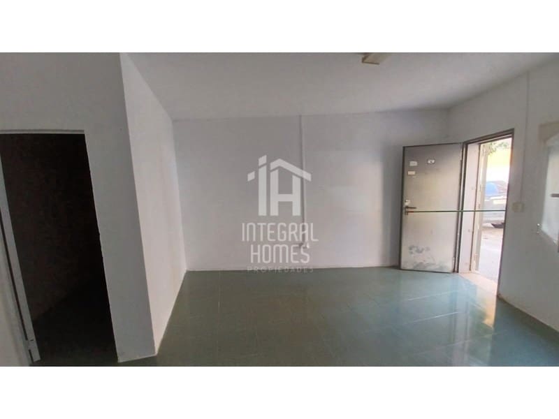 Commercieel te koop in Huelva stad - € 49.000 (Ref: 9428059)