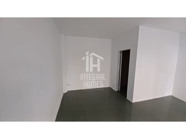 Commercieel te koop in Huelva stad - € 49.000 (Ref: 9428059)