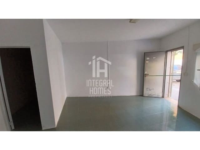 Commercieel te koop in Huelva stad - € 49.000 (Ref: 9428059)