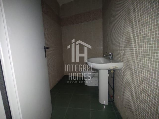 Commercieel te koop in Huelva stad - € 49.000 (Ref: 9428059)