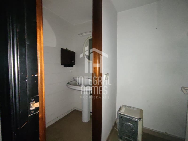 Office for sale in Huelva city - € 345,000 (Ref: 9428065)